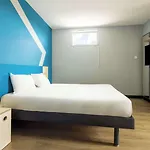 Ibis Budget La Defense Hotel 2*