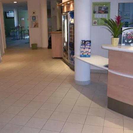 Ibis Budget La Defense Hotel 2*