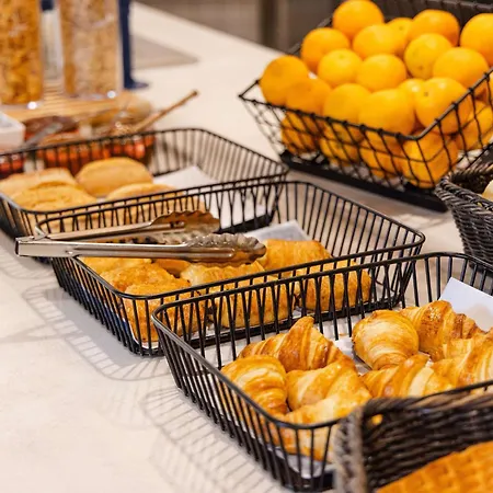 Ibis Budget La Defense Hotel 2*